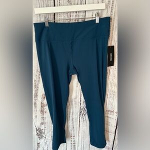 🔥 NWT Teal Capri Active Leggings | XL | DailyLook 🔥